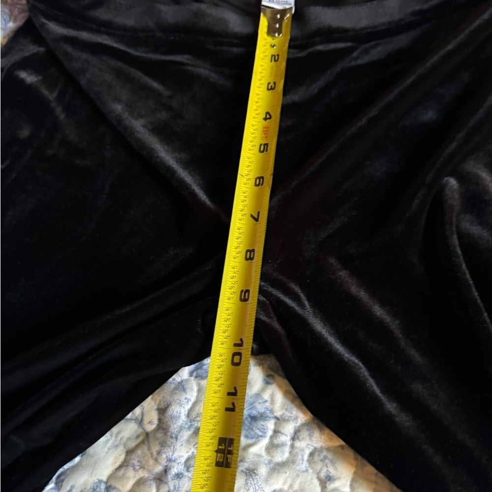 Joan Vass Black Velvet Stretch cropped Pants - Picture 4 of 5
